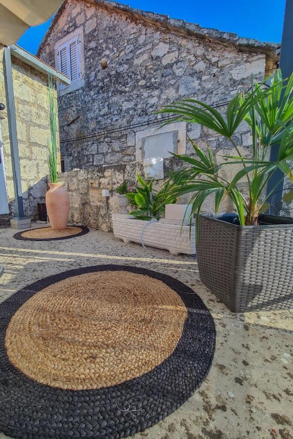 Kaya House Apartment Nerezisca Екстериор снимка